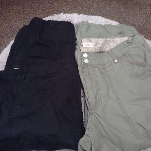 2 pairs capris